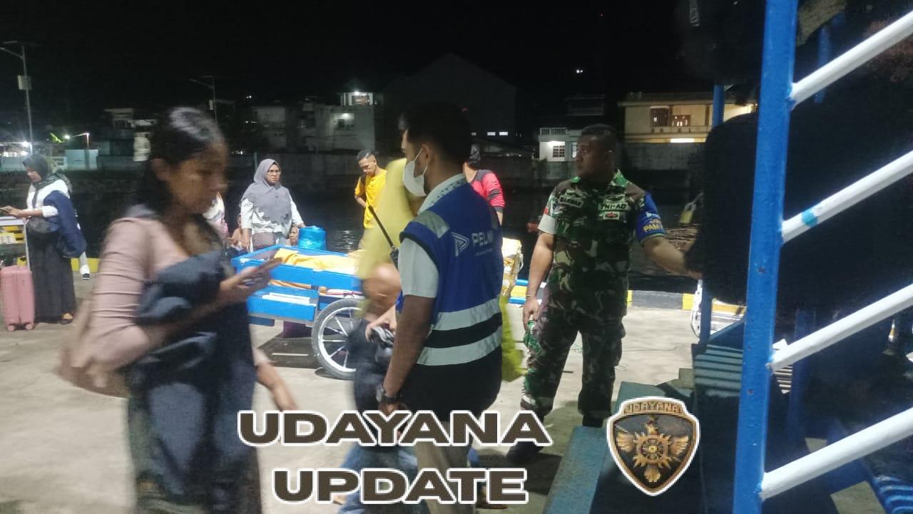 Sinergi Babinsa dan Aparat Maritim Amankan Kedatangan KM. Tidar di Larantuka