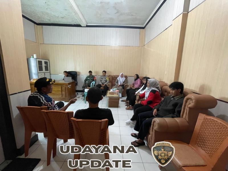 Babinsa Desa Sekongkang Atas Aktif Dampingi Penyaluran BLT Dana Desa Tahun 2025