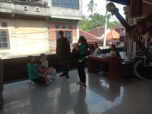 Babinsa Semarapura Terus Aktif Dan Konsisten Dampingi Posyandu Balita Dan Bumil