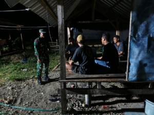 Koramil 1607-07/Lunyuk Gencarkan Patroli Rutin Demi Wujudkan Wilayah Aman dan Kondusif