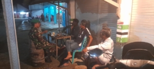 Babinsa Koramil 1628-03/Seteluk Laksanakan Patroli Malam Jaga Ketentraman Warga