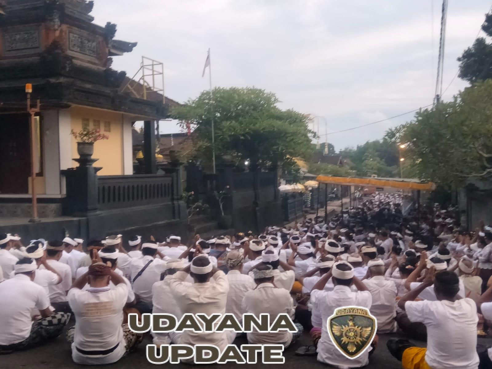 TNI Polri Dan Pecalang Di Semarapura Kaja Bersinergi Gelar Pengamanan Piodalan Di Pura Buitan