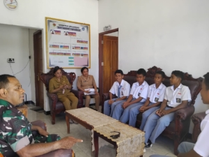 Babinsa dan Guru Bahas Disiplin Siswa di Sekolah