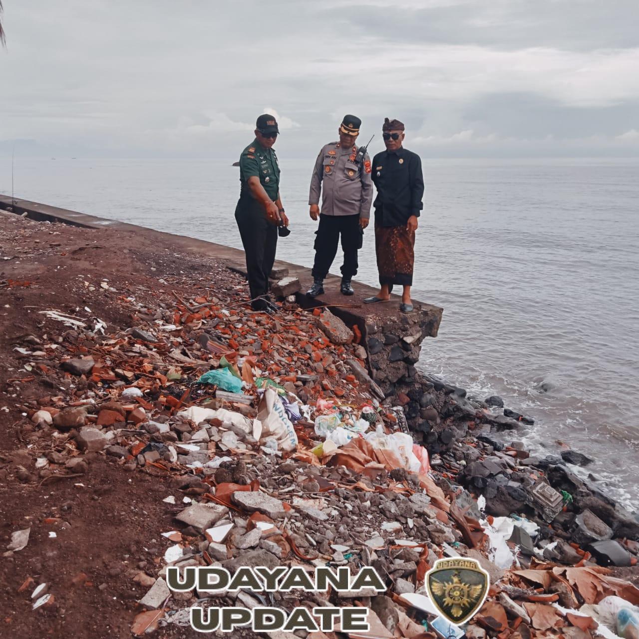 Forkopimcam Buleleng Tebar Kepedulian, Warga Disabilitas di Kaliuntu Terima Kursi Roda dan Sembako