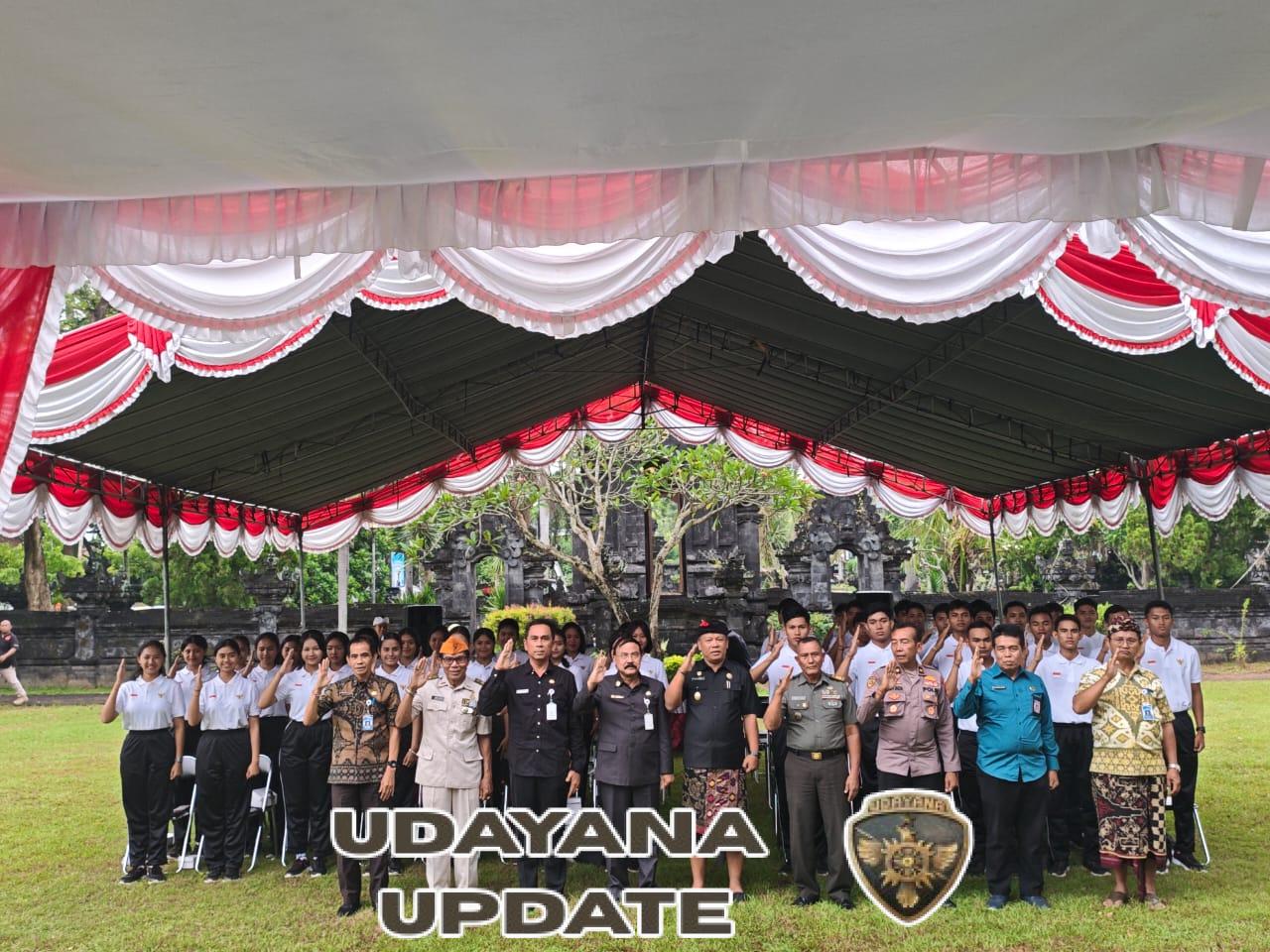 Dalam rangka Napak Tilas Perjuangan Pahlawan Nasional I Gusti Ngurah Rai, Kapten Inf I Wayan Jaya Antara berikan sosialisasi bela Negara.