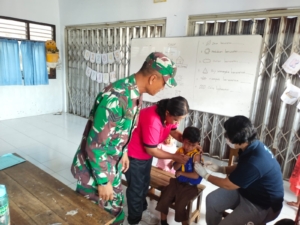 Babinsa dan Puskesmas Bersinergi, Pastikan Kesehatan Generasi Muda Jembrana