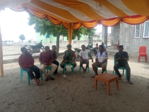 Babinsa Sertu Denis Fernandes Gelar Komsos dan Pamwil di Desa Ndondo, Jaga Stabilitas Keamanan