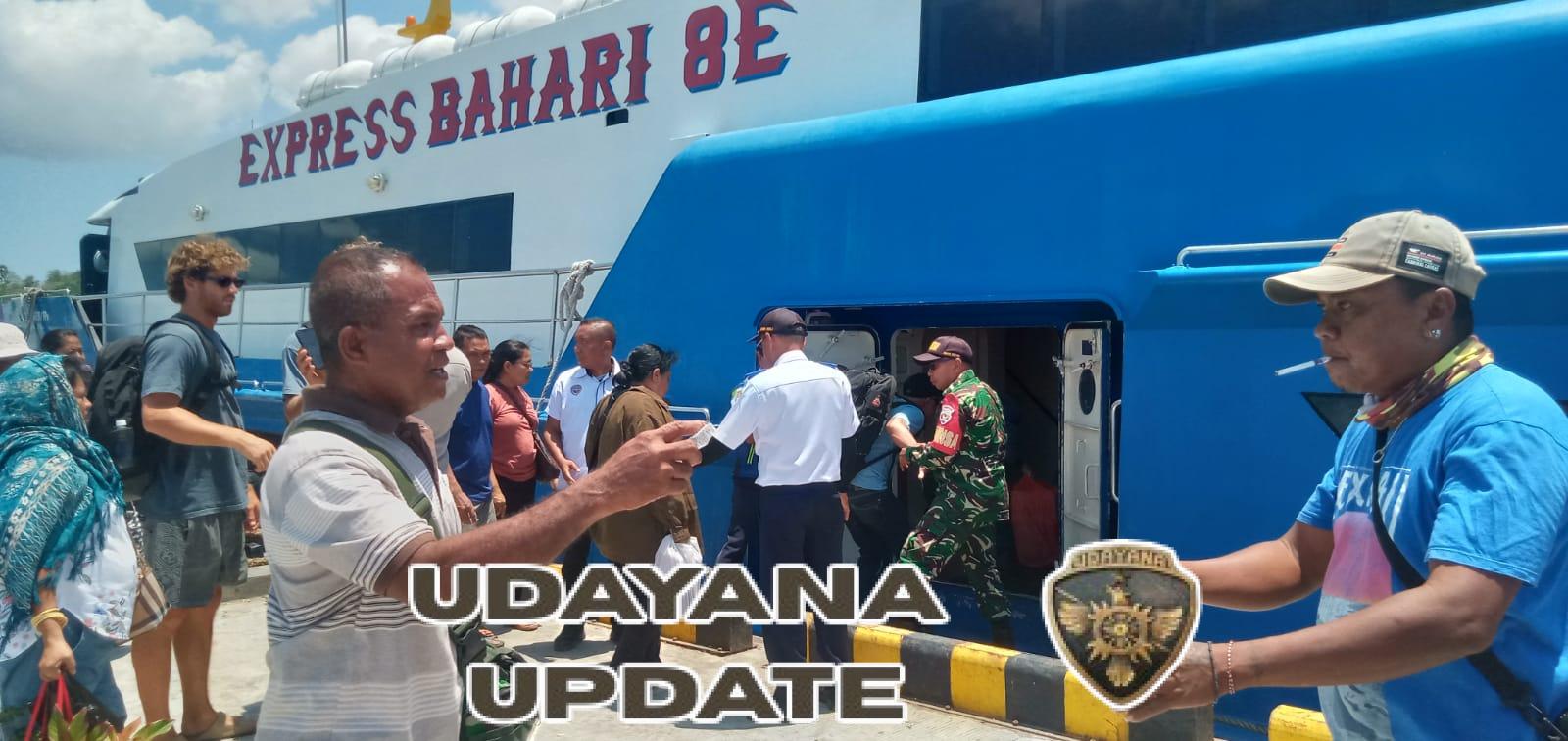 Babinsa Koramil 1627-01/Ba’a Laksanakan Pemantauan Kedatangan Kapal di Pelabuhan Ba’a