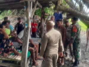 Babinsa Kusamba Bersinergi Gelar Penertiban Penambang Batu Di Pantai Cegah Timbulnya Abrasi