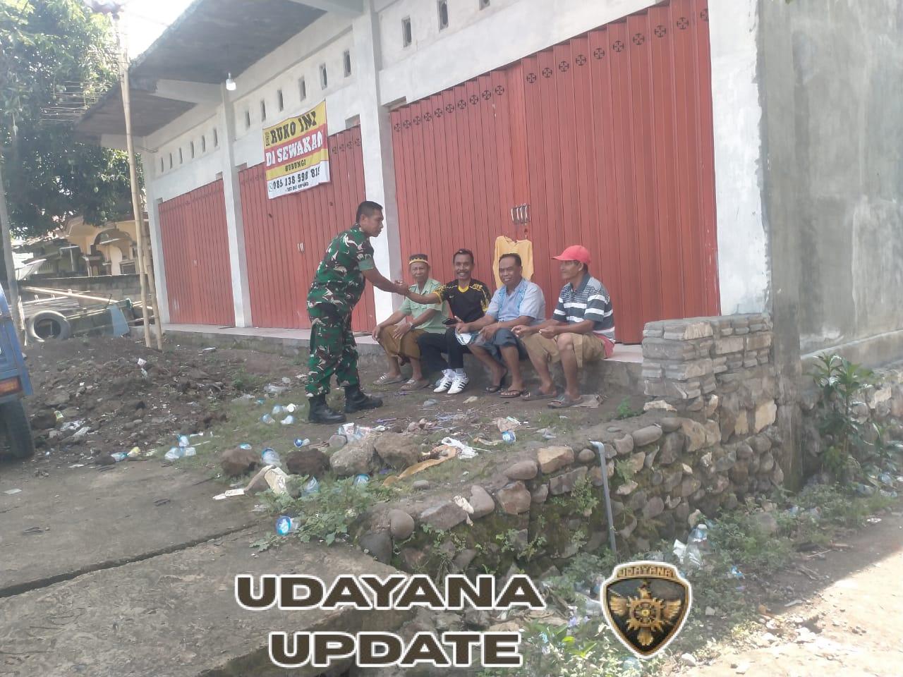 Babinsa Mangge Asi Gelar Komsos, Ajak Warga Dusun Saka Jaga Kamtibmas