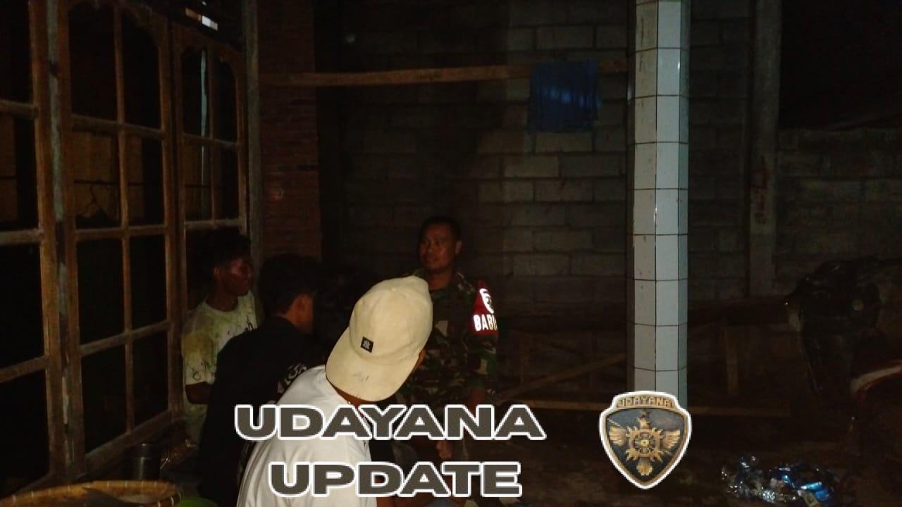 Babinsa Sorisakolo dan Karang Taruna Gelar Ronda Malam, Imbau Warga Waspadai Petir