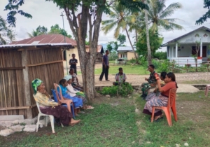 Pererat Silaturahmi, Babinsa Koramil 1618-05/Biut Gelar Komsos di Kecamatan Biboki Feotleu