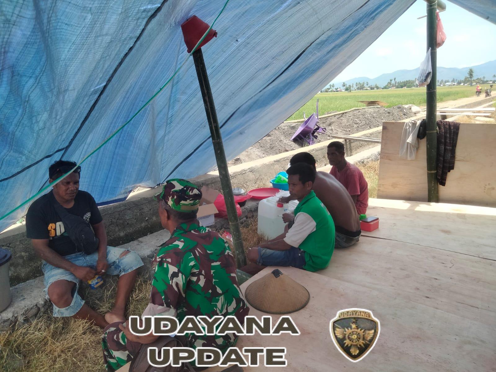 Babinsa Koramil 1625-05/Aesesa Laksanakan Komsos dan Monitoring Wilayah di Kelurahan Mbay II