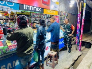 Babinsa Koramil 1625-05/Aesesa Gelar Patroli Malam di Kelurahan Danga