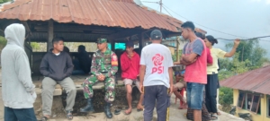 Babinsa Koramil 1602-01/Ende Gelar Pamwil dan Komsos di Desa Kurulimbu