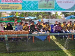 Barapan Ayam Meriahkan HUT Desa Manemeng, Batih Wanwil Koramil 1628-01/Taliwang Hadir Berikan Dukungan
