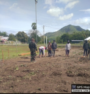 Babinsa Desa Dasan Anyar Dampingi Pembangunan Koperasi Merah Putih