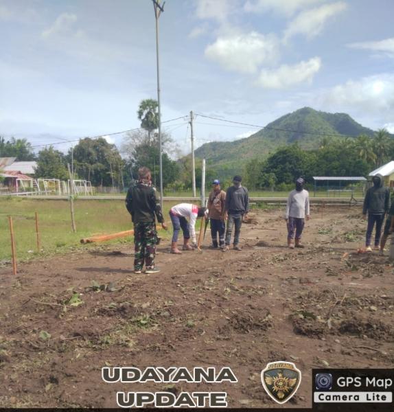 Babinsa Desa Dasan Anyar Dampingi Pembangunan Koperasi Merah Putih