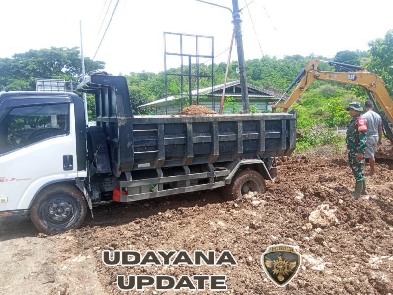 Babinsa Desa Belo Awasi Pembangunan Koperasi Merah Putih, Pastikan Proyek Tepat Waktu dan Aman