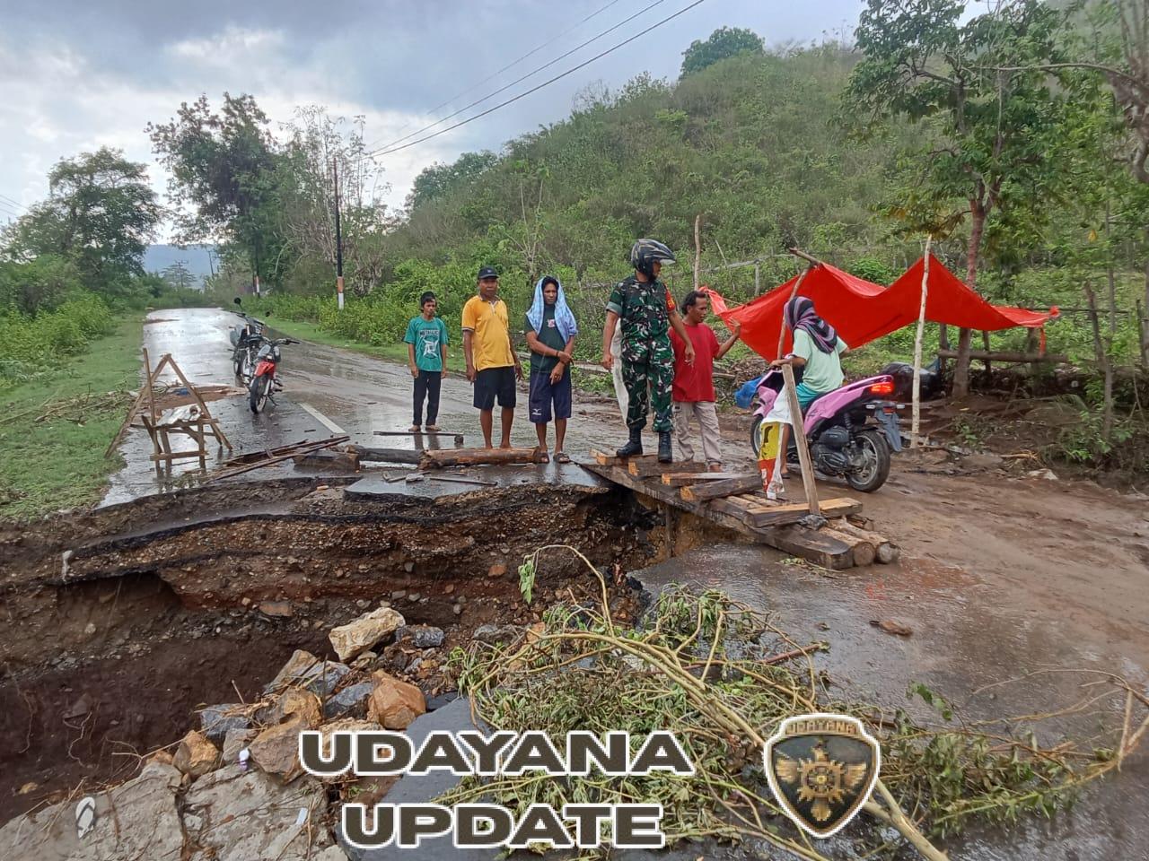 Peran Aktif Babinsa Sertu Khairil Tangani Jembatan Ambruk di Wilamaci