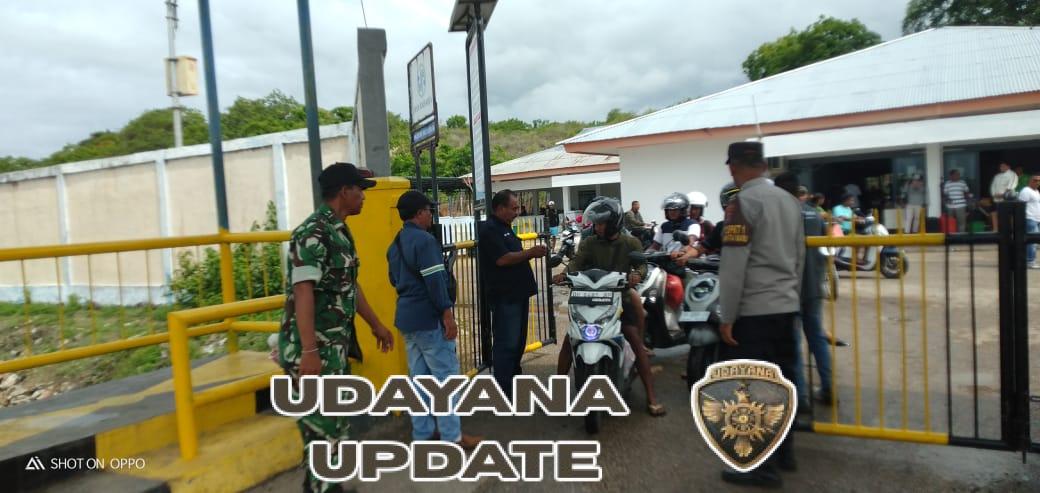 Serda Roni Riberu Jalankan Tugas Pemantauan Kapal ASDP di Pantai Baru dengan Aman