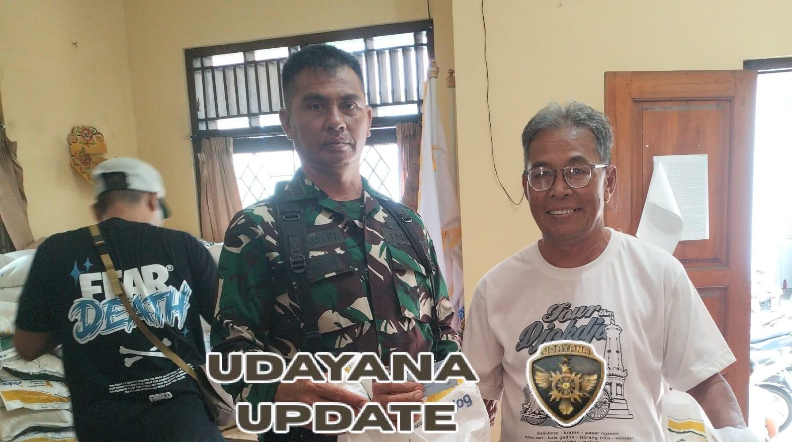 Babinsa Kusamba Gelar Pengawalan Distribusi PBP Ke Warga Pastikan Berjalan Aman Dan Lancar