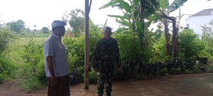 Danramil Banjarangkan Didampingi Perbekel Dan Babinsa Gelar Pengecekan Lahan Rencana Pembangunan KDKMP Di Desa Banjarangkan