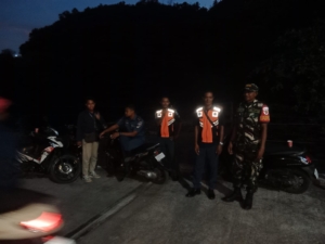 Babinsa Koramil 1602-01/Ende Kawal Kedatangan Kapal Darma Rucitra VIII di Pelabuhan IPPI