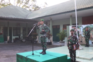 Kobarkan Semangat Prajurit, Dandim Tabanan Pimpin Upacara Bendera 17-an