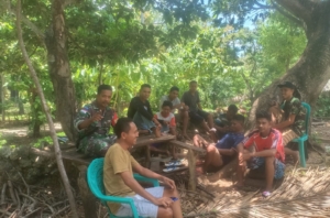 Babinsa Lakukan Monitoring dan Penyuluhan Kesehatan kepada Warga Kelurahan Busalangga