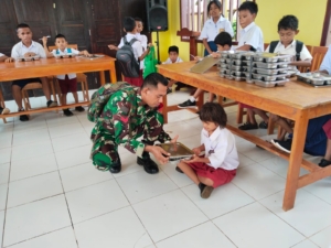 Dukung Kesehatan Pelajar, Kodim 1627/RN Dampingi Penyaluran Menu MBG ke Seluruh Satuan Pendidikan