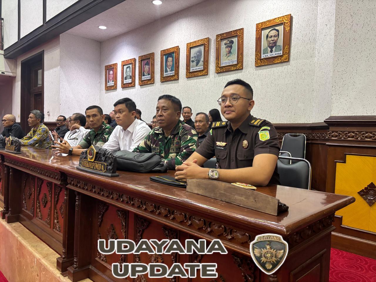 Kodim 1616/Gianyar Dukung Penguatan Regulasi Daerah, Hadiri Rapat Paripurna DPRD Kabupaten Gianyar