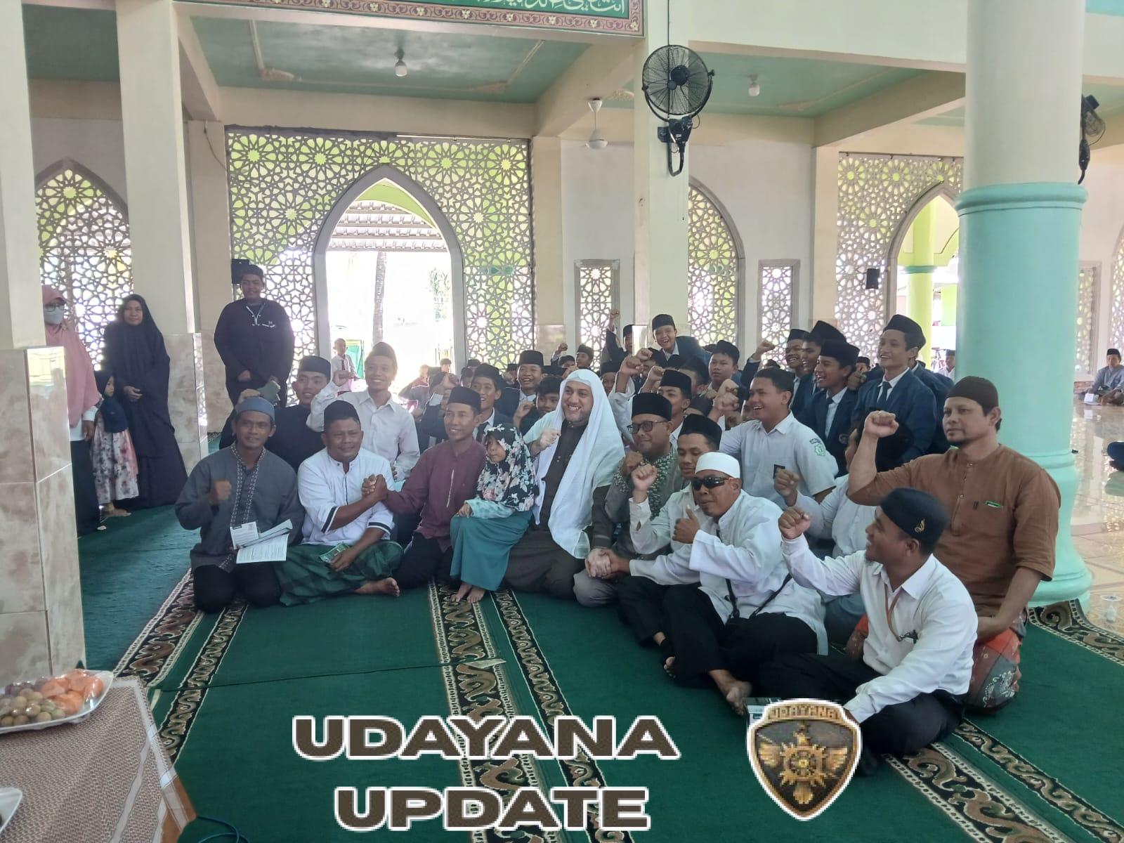 Babinsa Koramil 1628-02/Sekongkang Dukung Kelancaran Safari Dakwah Syekh Husen Jaber di Desa Pasir Putih