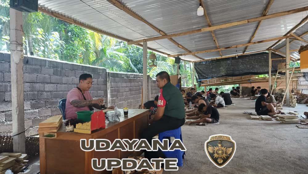 Kunjungan Babinsa ke Sentra Pembuatan Ukiran Bali, Menjaga Warisan Budaya Lokal