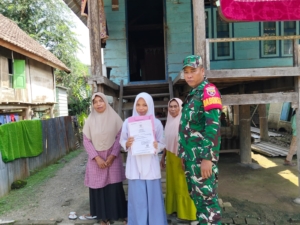 Babinsa Tamekan Bantu Warga Urus Akta Kelahiran dalam Rangka Hari Juang Kartika TNI AD