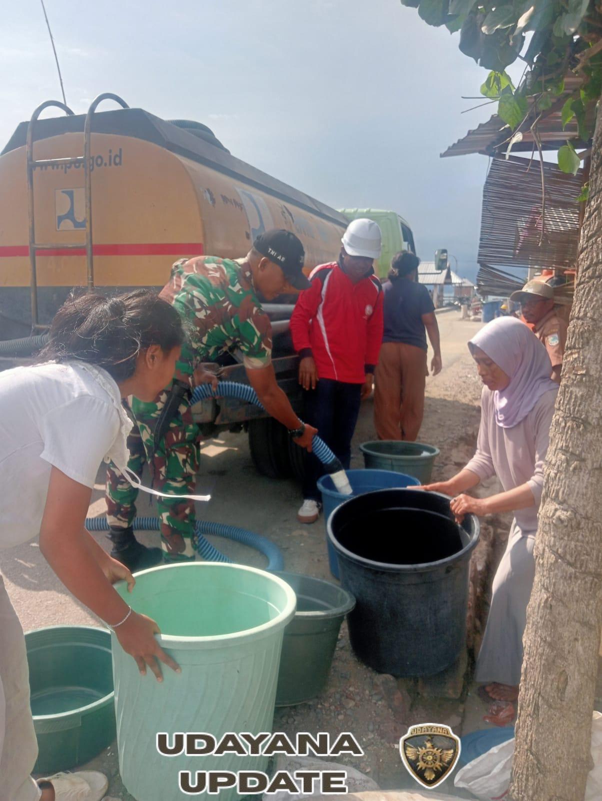 Kodim 1628/KSB Salurkan Air Bersih untuk Warga Labuhan Lalar yang Terdampak Gangguan PDAM
