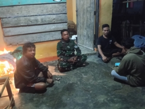 Babinsa Koramil 1628-05/Jereweh Patroli Malam, Himbau Anak Muda Jaga Ketertiban