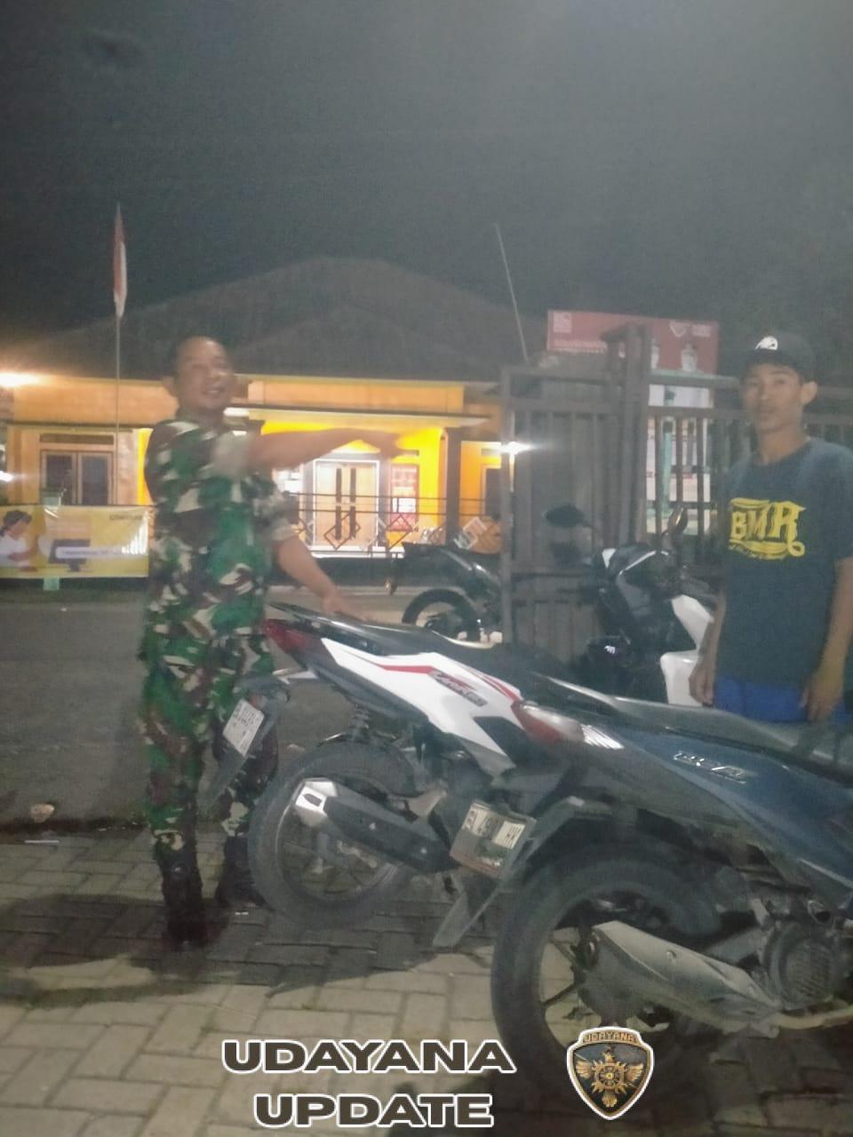 Patroli Malam Koramil 1628-03/Seteluk Jaga Kamtibmas di Wilayah Kecamatan Seteluk