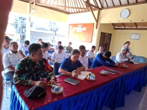 Babinsa Koramil 08/Kubu Hadiri Rapat Musdes Dalam Rangka Penetapan Perubahan APBDes Desa Kubu.