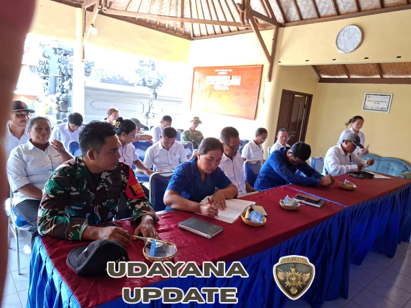 Babinsa Koramil 08/Kubu Hadiri Rapat Musdes Dalam Rangka Penetapan Perubahan APBDes Desa Kubu.