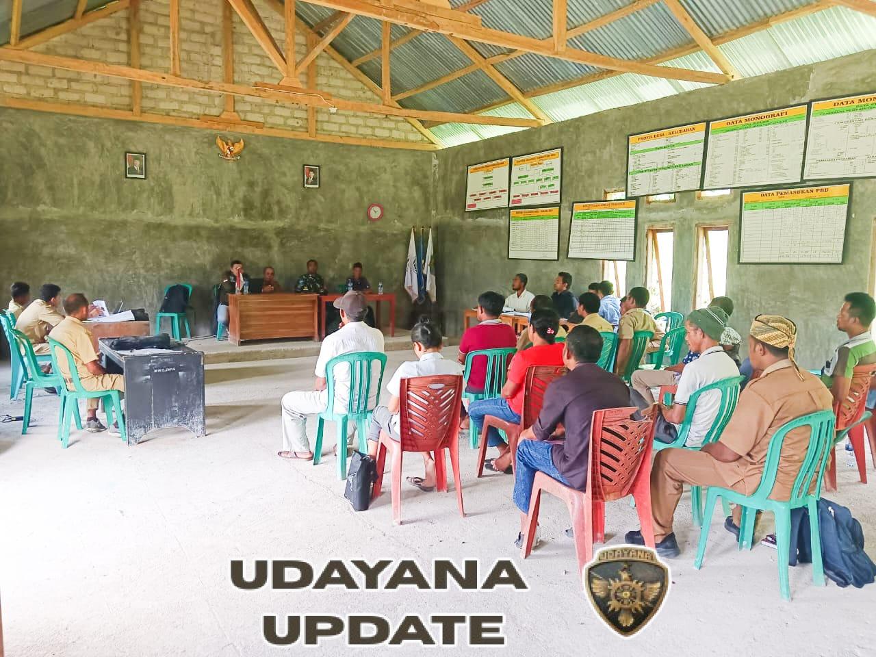 Wujudkan Kemanunggalan TNI-Rakyat, Koramil 1630-01/Komodo Kawal Musdes Pembangunan Desa Beo Sepang