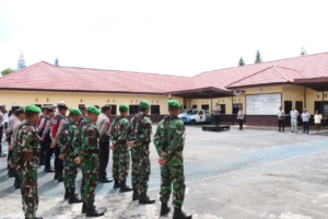 Sinergi TNI–Polri: Anggota Kodim 1625/Ngada Ikut Apel Kesiapan Operasi Zebra Turangga 2025