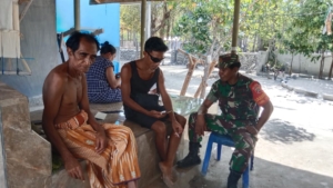 Babinsa Batutua Tingkatkan Komsos dan Monitoring Wilayah di Desa Mbiulombo