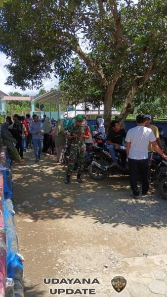 Kodim 1628/Sumbawa Barat Dampingi Penyaluran Kartu KSB Maju Sejahtera Tahap I di SDN Moteng