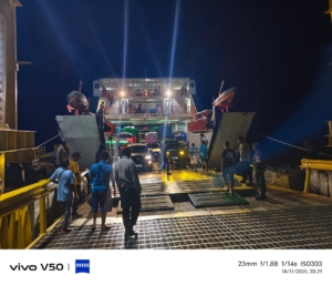 Babinsa Sertu Andri Muskananfola Laksanakan Pengamanan Kedatangan Kapal Garda Maritim 3