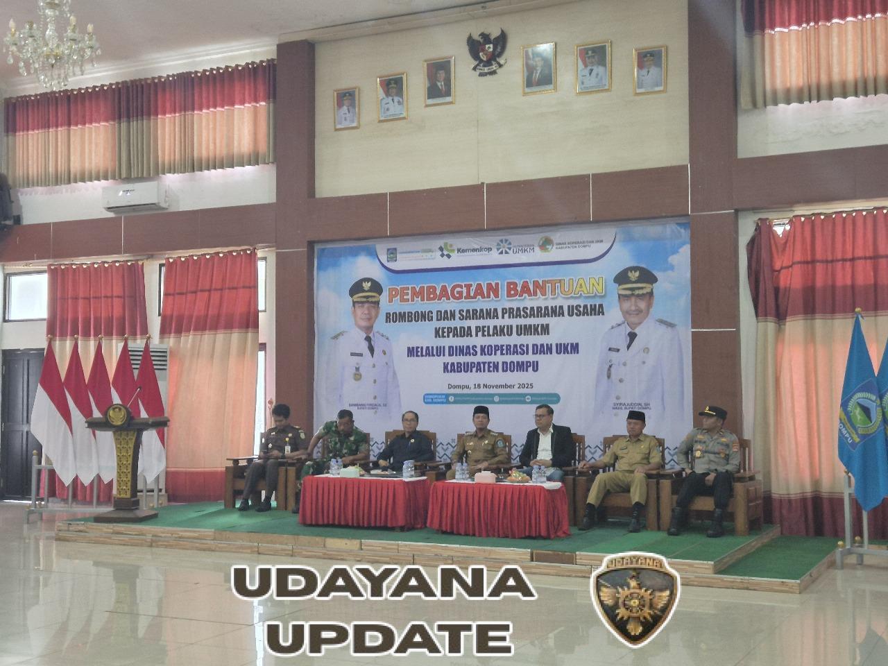 Kodim 1614/Dompu Dukung Pelaku UMKM Lewat Penyerahan Rombong dan Sarana Usaha