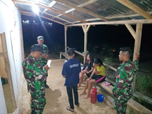 Cegah Gangguan Keamanan, Serma Stefanus Mustamin Pimpin Anggota Koramil 1630-03/MP Patroli di Seputaran Noa