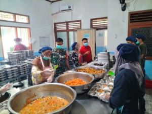 “Koramil 1608-01/Rasanae Kawal Program Makan Bergizi Gratis di Monggonao”