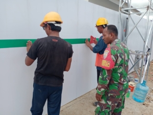 Babinsa dan Anggota Kodim 1627 Laksanakan Pengamanan Proyek K-SIGN di Rote Timur dan Landu Leko