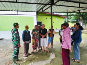 Pererat Hubungan dengan Warga, Babinsa Miobar Tekankan Pentingnya Keamanan Desa